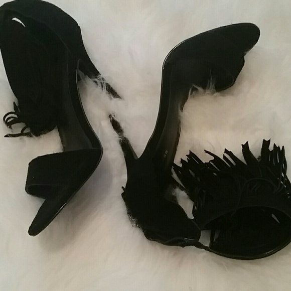 Shoes - Picture 1 of 3
