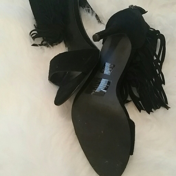 Shoes - Picture 3 of 3