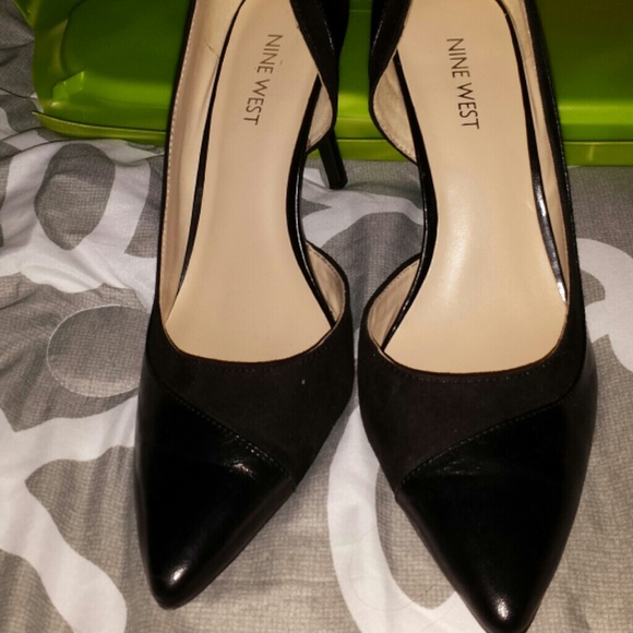 Nine West black pumps