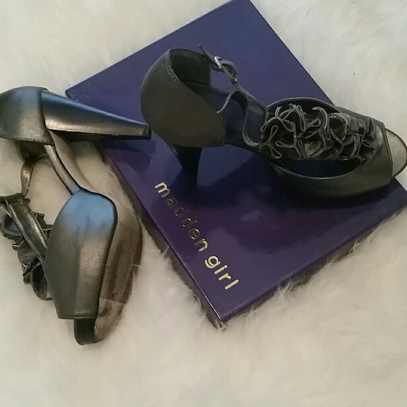 Shoes - Picture 2 of 3