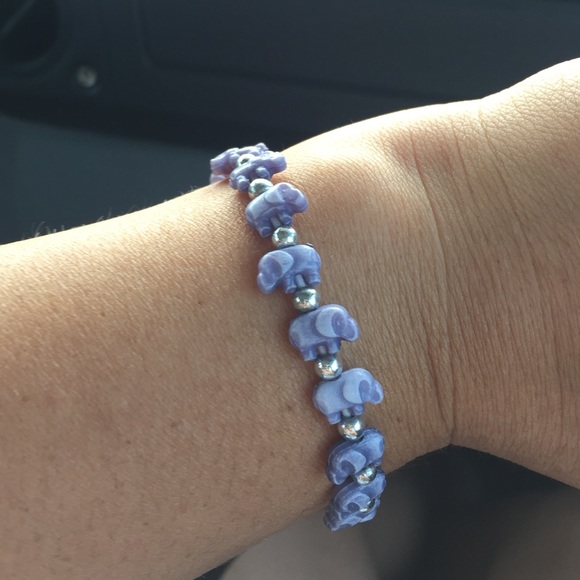 NWT Cute Elephant bracelet! Fits any size wrist!