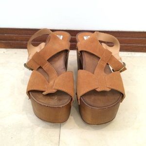 Steve Madden 70's Vibe Clogs