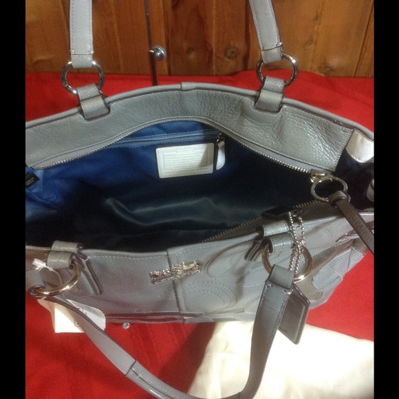 <SOLD> Coach Chelsea tote / purse - Picture 3 of 4