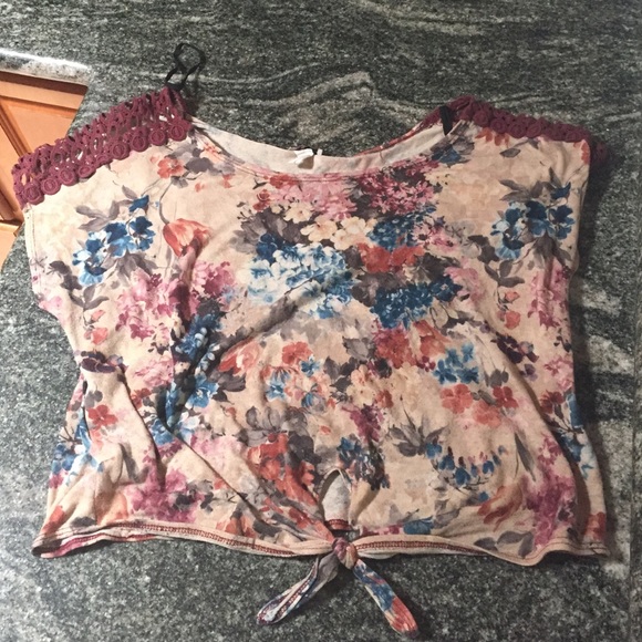 Cropped Like Floral Top