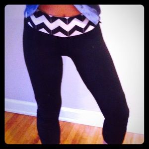 Lululemon black crop