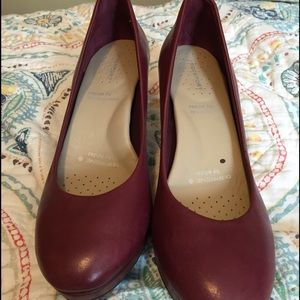 Burgundy pumps worn once