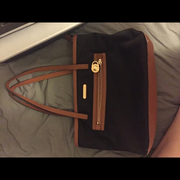 MICHAEL KORS NYLON KEMPTON BAG