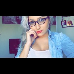 Meet your Posher, Alma