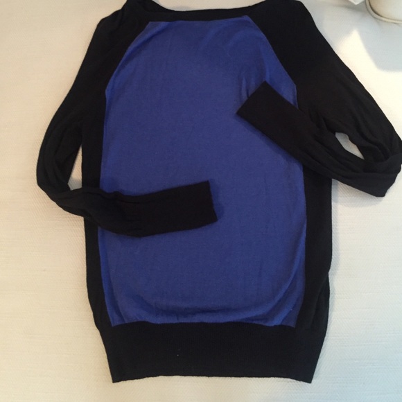 Light weight sweater