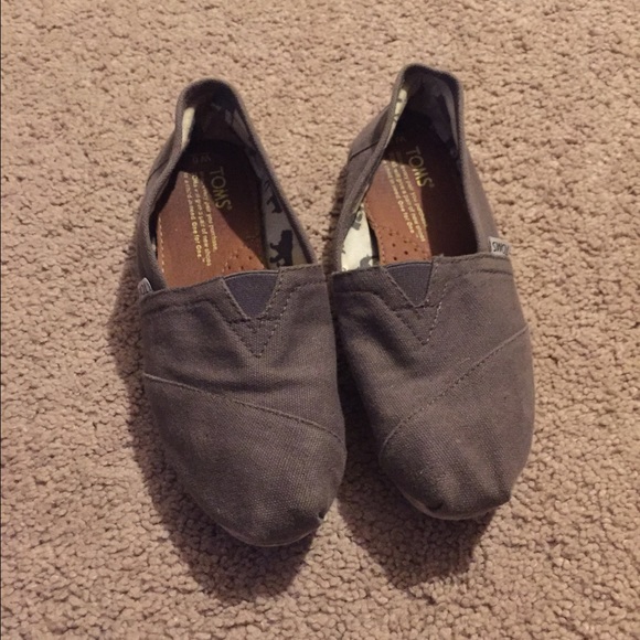Gray toms