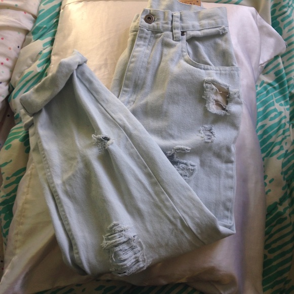 💕 high waisted mom/boyfriend jeans 💕 - Picture 4 of 4