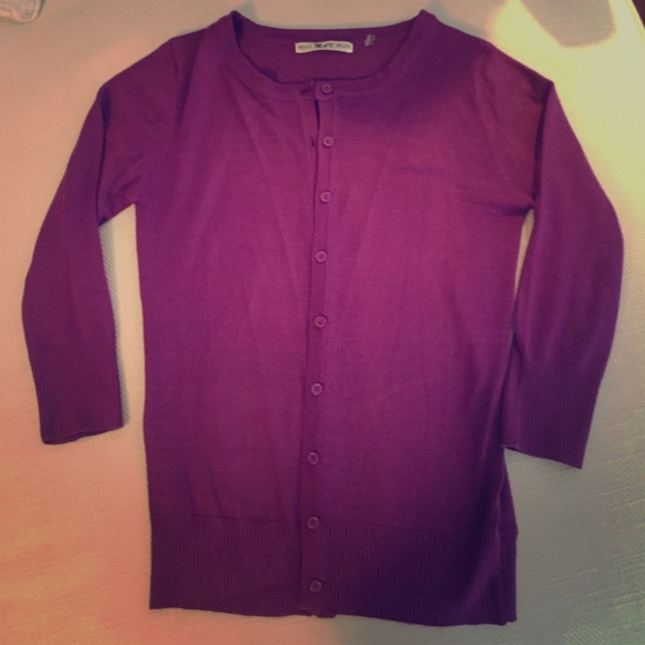 Three quarter sleeved eggplant sweater