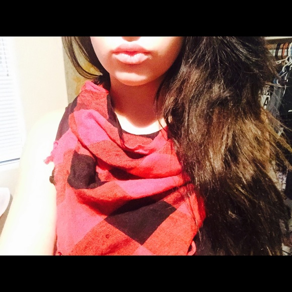 Red and black scarf