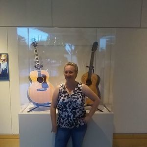 Meet your Posher, Carmela