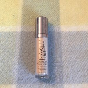 Urban Decay Naked Skin foundation (shade 2.0)