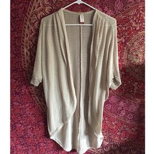 Creme kimono