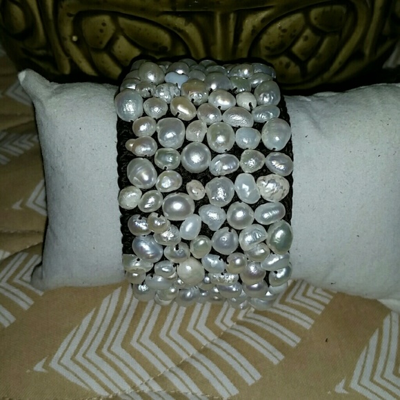 Pearl cuff