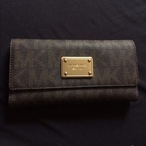 Michael Kors wallet