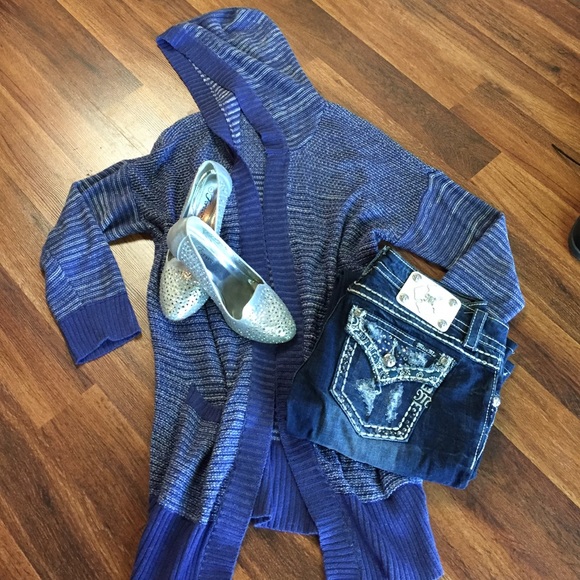 Cute long blue sweater