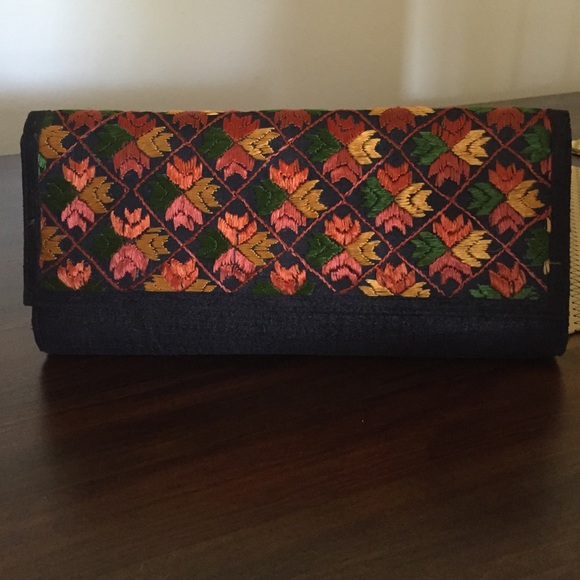 Fab India- Embroidered Black Silk Clutch Bag. NWOT - Picture 5 of 5