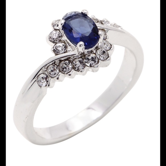 Crystal & Blue Glass Ring - Picture 3 of 3