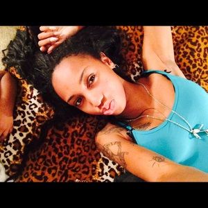 Meet your Posher, Alexus