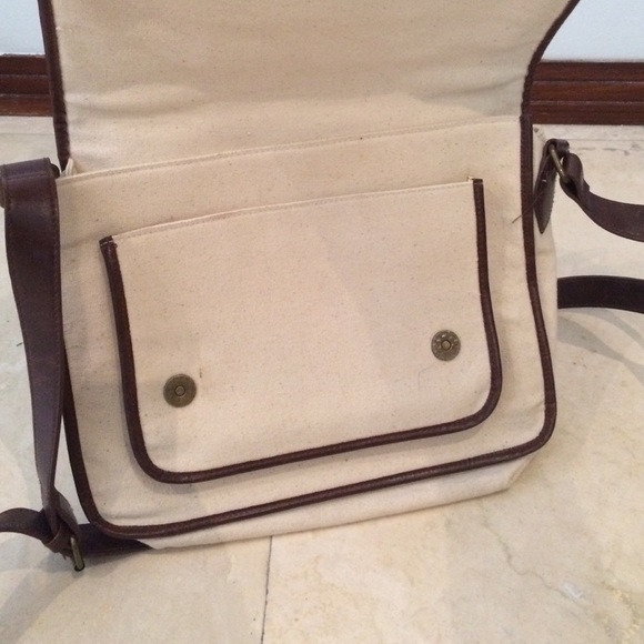 SOLD ❌ Canvas Messenger Bag - Picture 3 of 3