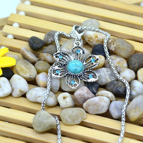 Blue Crystal and Turquoise Flower Necklace (L3) - Picture 3 of 3