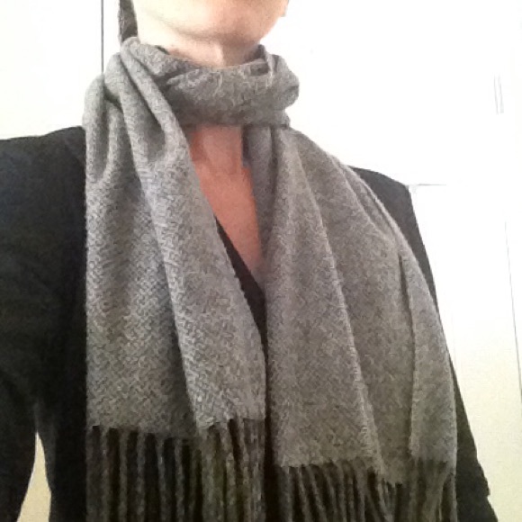 NWOT neutral gray scarf - Picture 2 of 3