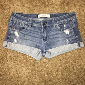 Women's size 8 a&f cuffed denim shorts