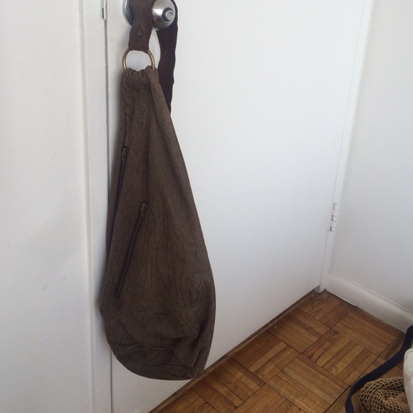 Cross shoulder leather bag - Picture 1 of 4