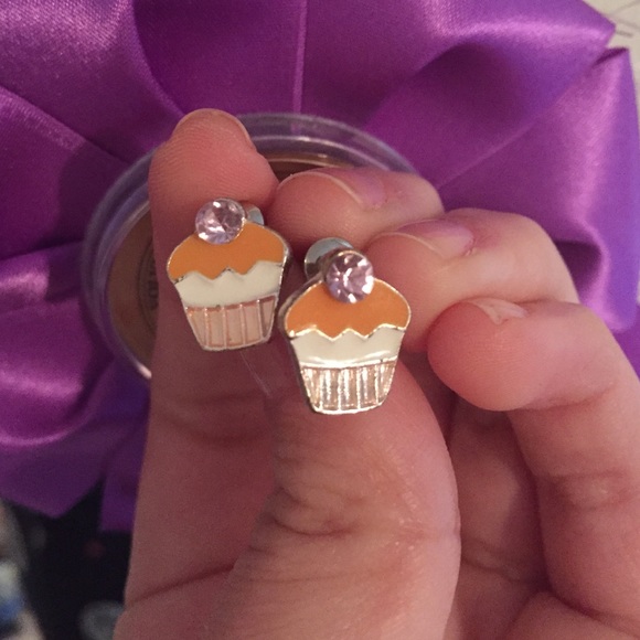 Cupcake earrings