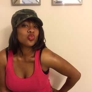 Meet your Posher, Candace