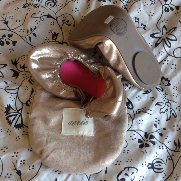 Aerie gold toned ballet flats