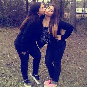 Meet your Posher, Kendra