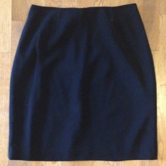 Black Caslon Tulip Pencil Skirt - Picture 1 of 4