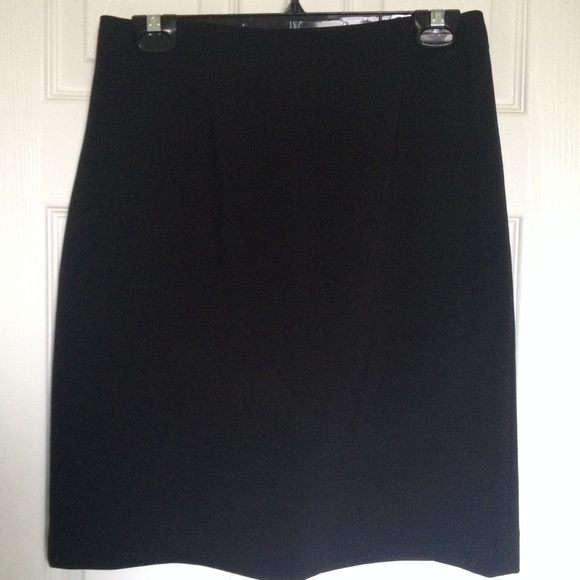 Black Caslon Tulip Pencil Skirt - Picture 2 of 4