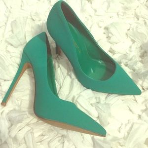 Turquoise pumps