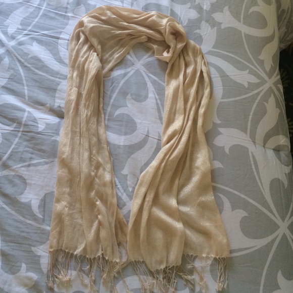 💎Beautiful Champagne Colored Scarf w/ Sparkle! 💎