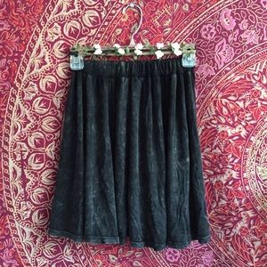⭐️NWT Distressed skirt