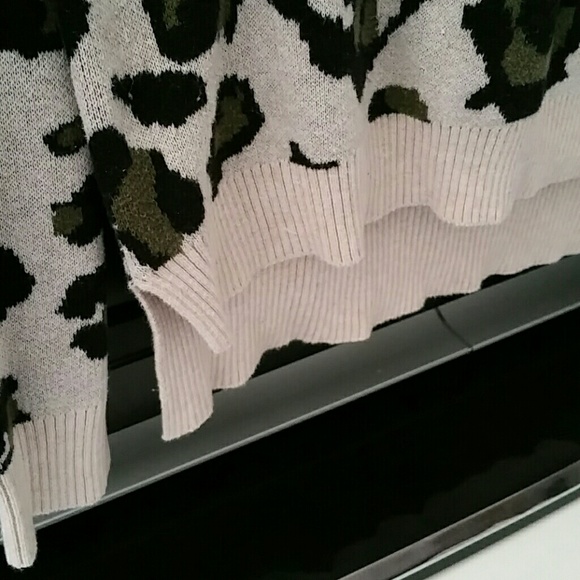 Sweater - Picture 2 of 2