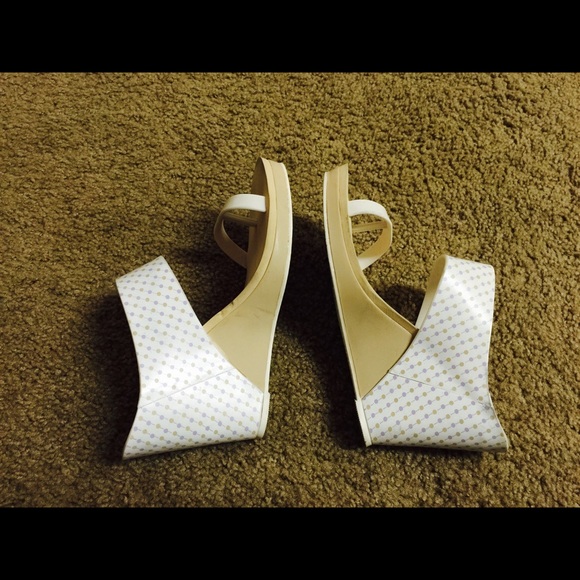Wedge - Picture 2 of 2