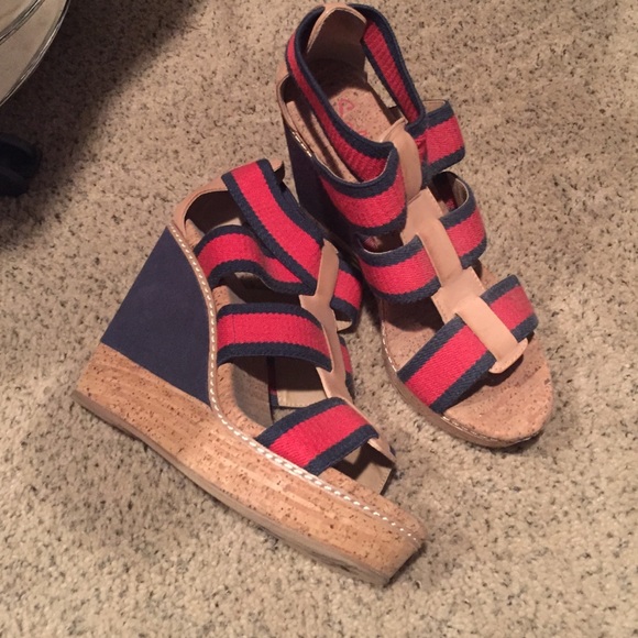 Splendid size 7 red & Navy strappy wedges - Picture 2 of 3