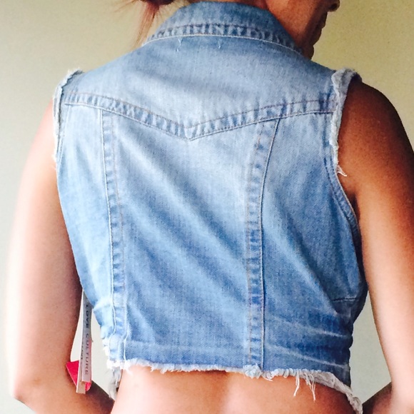 Vest - Picture 2 of 4