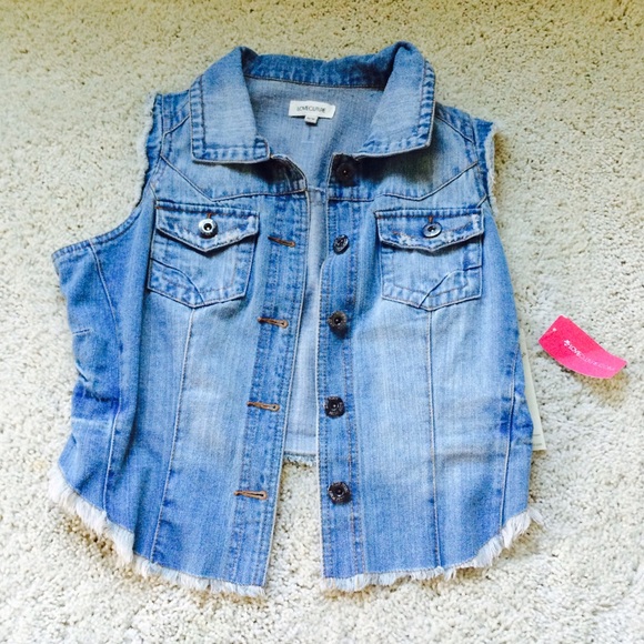 Vest - Picture 3 of 4