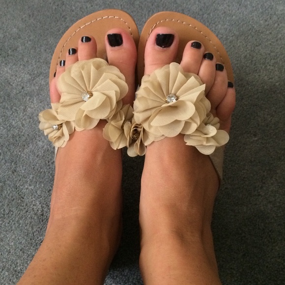 Guess sandals