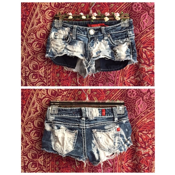 Cutoff shorts