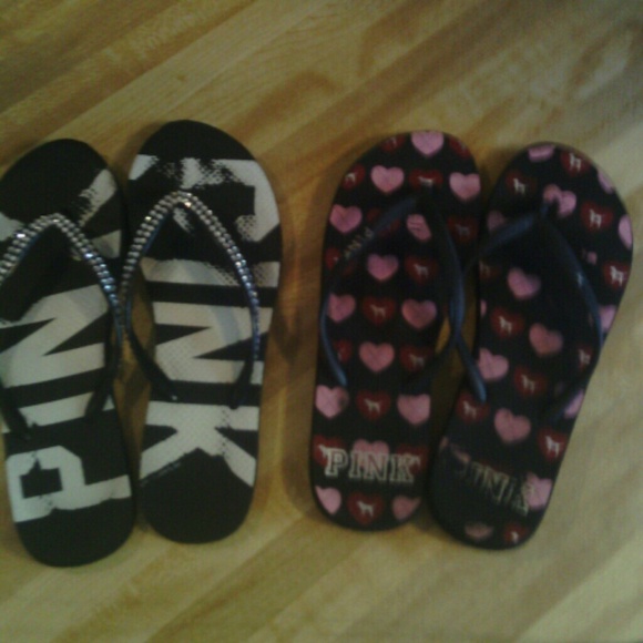 2 pairs of vs pink flip flops