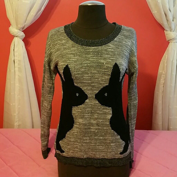 ADORABLE ??BUNNY SWEATER??