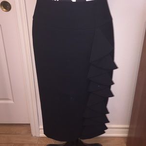 Black skirt with ruffle